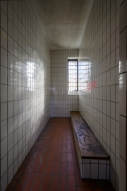 Foto-9009148-DE-Altes-Polizeipraesidium-Frankfurt-Zellentrakt-web-1920-80