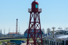 Leuchtturm im Hafen von Den Oever