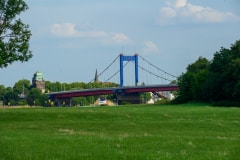 Blick vom Lost Place auf die Friedrich-Ebert-Brücke