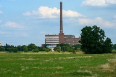 Blick über den Rhein auf Thyssen-Krupp Kraftwerk Hermann Wenzel