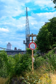 Foto-1026906-DE-Krefeld-Hafen-Grauer-Kran-web-1920-80