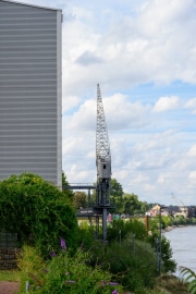 Foto-1026965-DE-Krefeld-Hafen-Grauer-Kran-web-1920-80