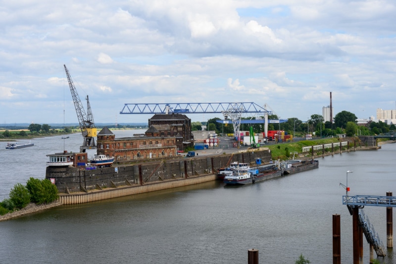 Foto-1026972-DE-Krefeld-Hafen-web-1920-80