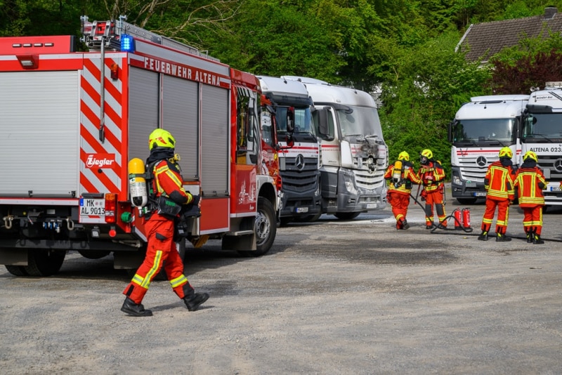 Foto-9003214-DE-Luedenscheid-LKW-Brand-web-1024-80