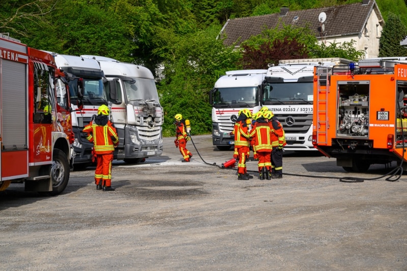 Foto-9003221-DE-Luedenscheid-LKW-Brand-web-1024-80