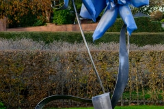 Foto-9010647-DE-Rees-Skulpturenpark-Delfinium-ferro-web-1920-80