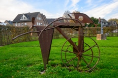Foto-9010602-DE-Rees-Skulpturenpark-Heuschrecke-web-1920-80
