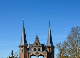 Fotospot Sneek und de Fontein van Fortuna Wassertor in Sneek