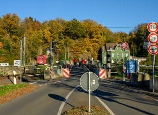 Fotospot Schwimmbrücke über die Ruhr in Dahlhausen
