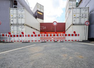 Rahmedetalbrücke eine Woche vor der Sprengung Rahmedetalbruecke Container eine Woche vor der Sprengung
