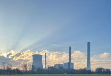 Die Kühlturmsprengung im Kraftwerk Voerde